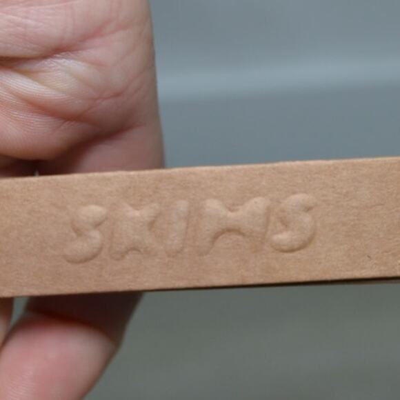 SKIMS Wireless Form T-Shirt Bra NWT Sienna Size 32B - Picture 4 of 8